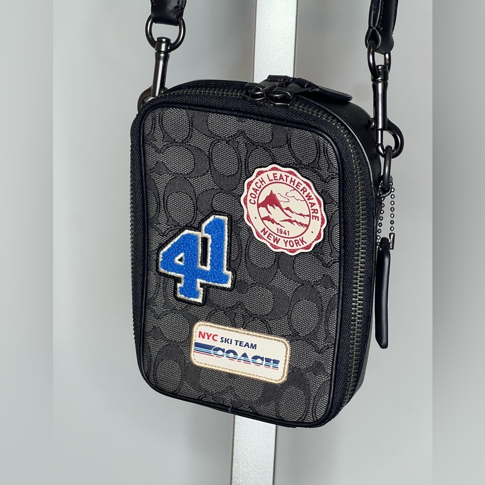 Coach Stanton Crossbody In Signature
Jacquard With Ski Patches